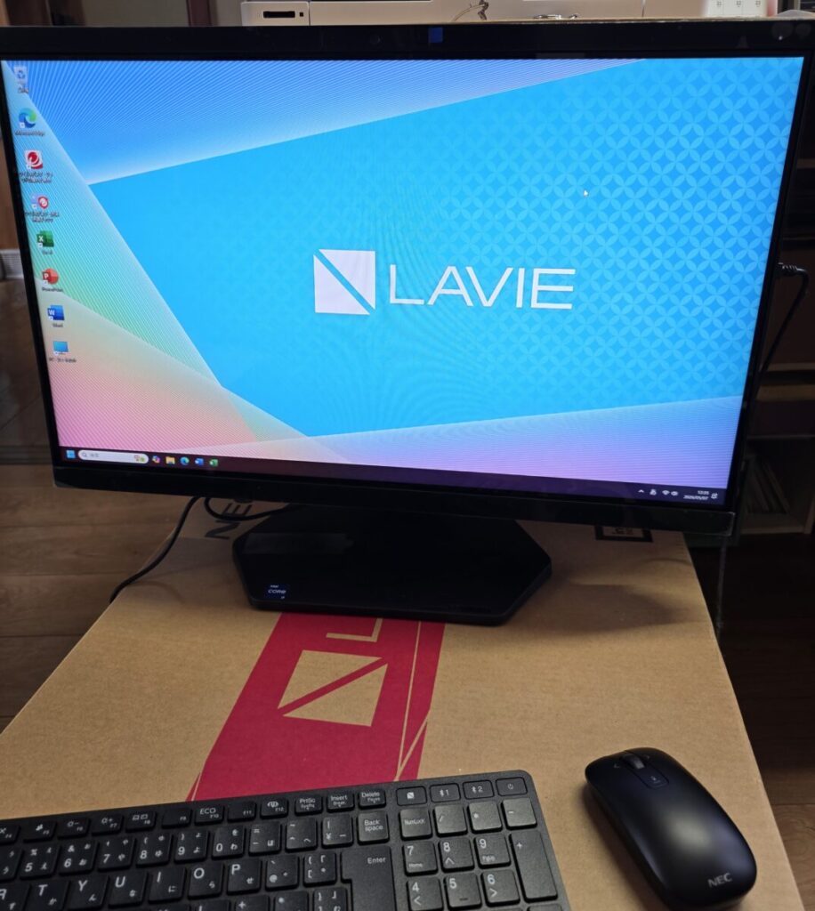 新旧ともにNEC製の一体型パソコンとなっており、初期設定からデータの引っ越しまで一連の作業をすべてお任せいただきました。