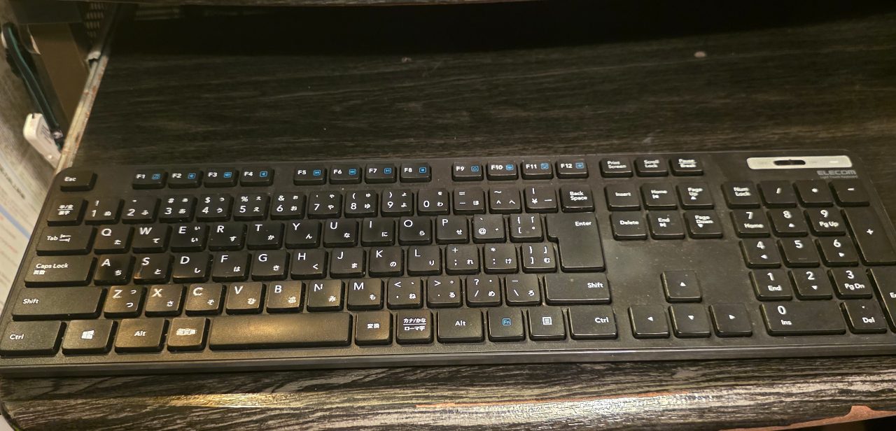 問題の切り分けに使用したキーボードの様子